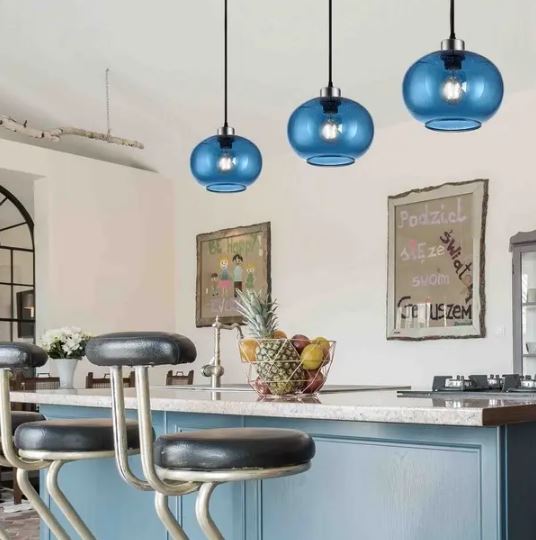 szklana niebieska niedroga lampa depth